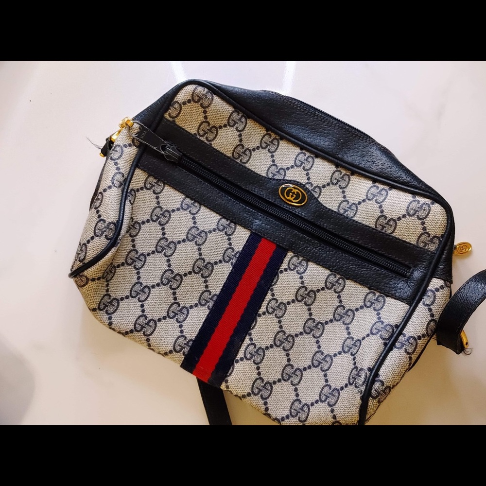 Authentic Gucci 70’s crossbody